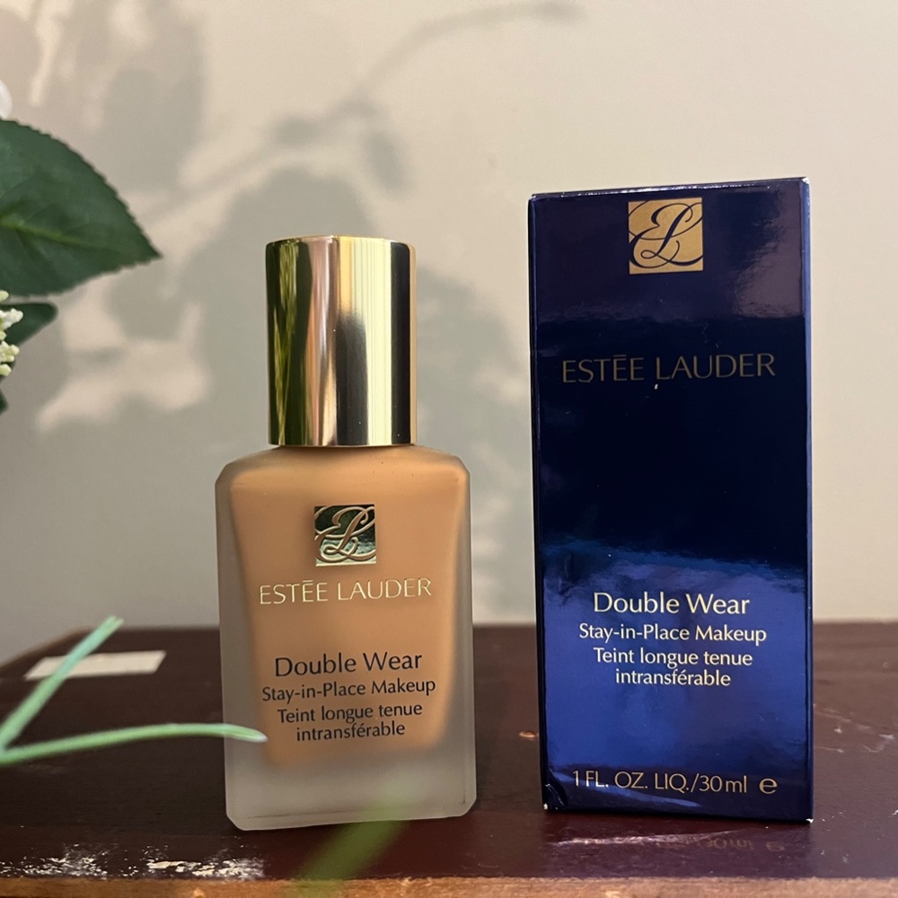 Estee Lauder Double Wear Stay In Place Makeup
